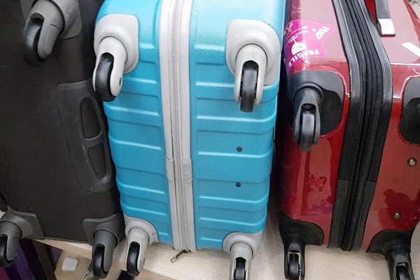 sửa bánh xe vali kéo